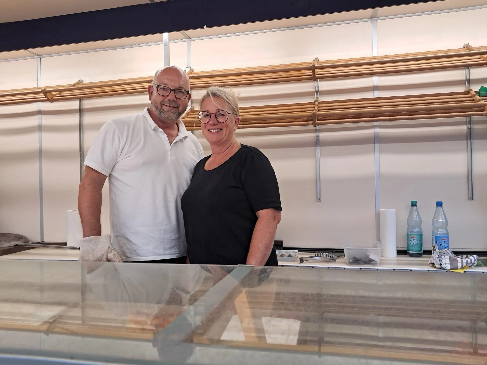 Das Team von Fun and Food Event Ströhen am Verkaufsstand